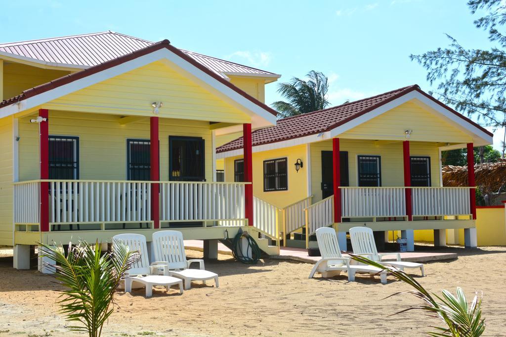 The White Horse Inn - Hopkins Village Beach Belize Экстерьер фото