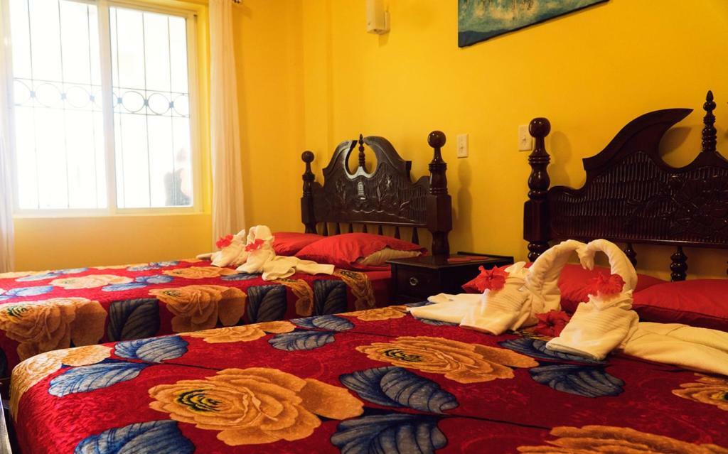 The White Horse Inn - Hopkins Village Beach Belize Экстерьер фото