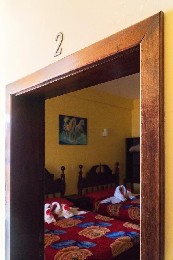 The White Horse Inn - Hopkins Village Beach Belize Экстерьер фото