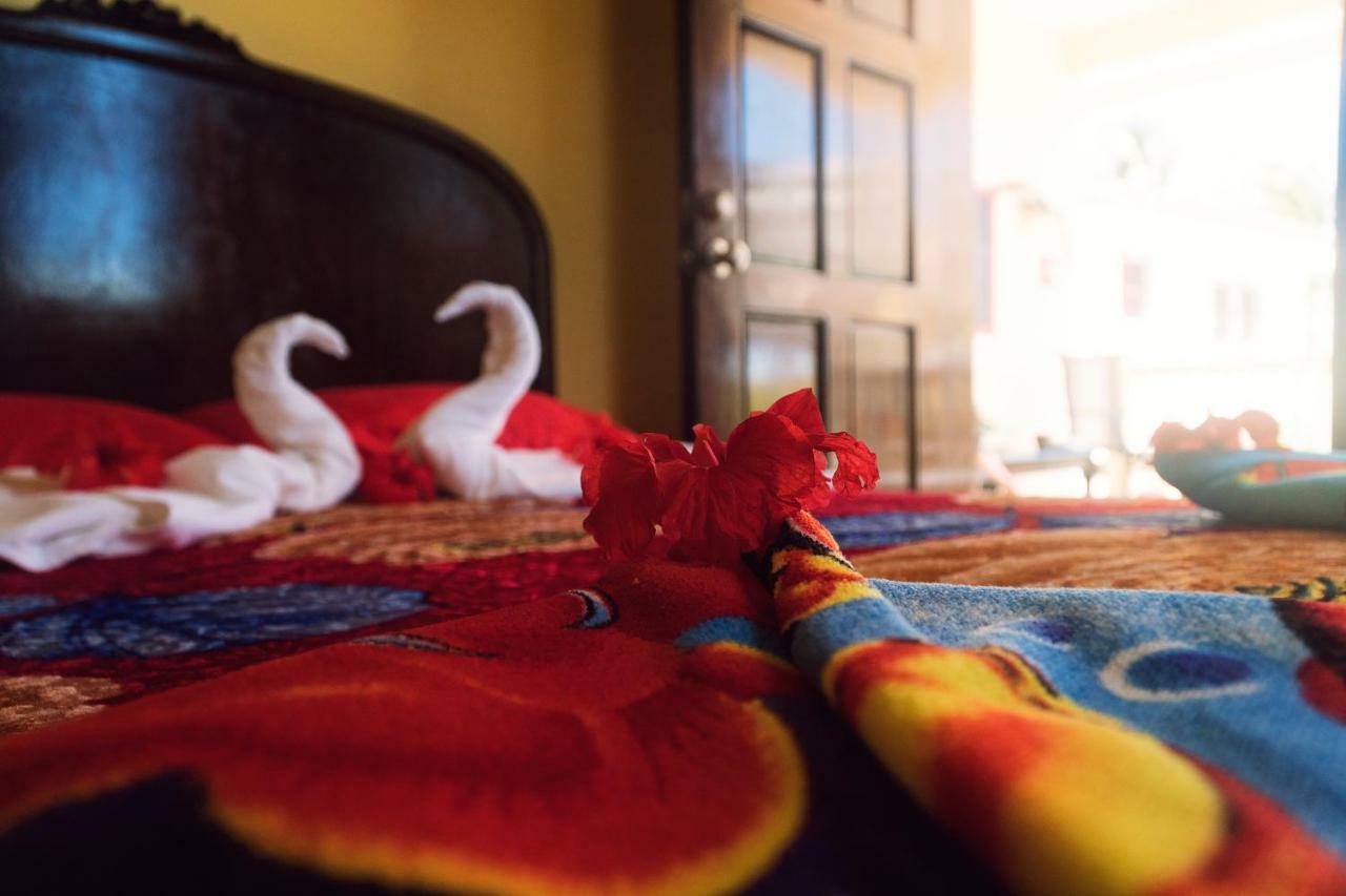 The White Horse Inn - Hopkins Village Beach Belize Экстерьер фото